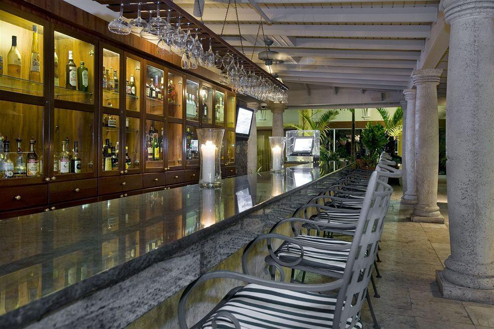 Windward Passage Hotel Charlotte Amalie Restaurang bild